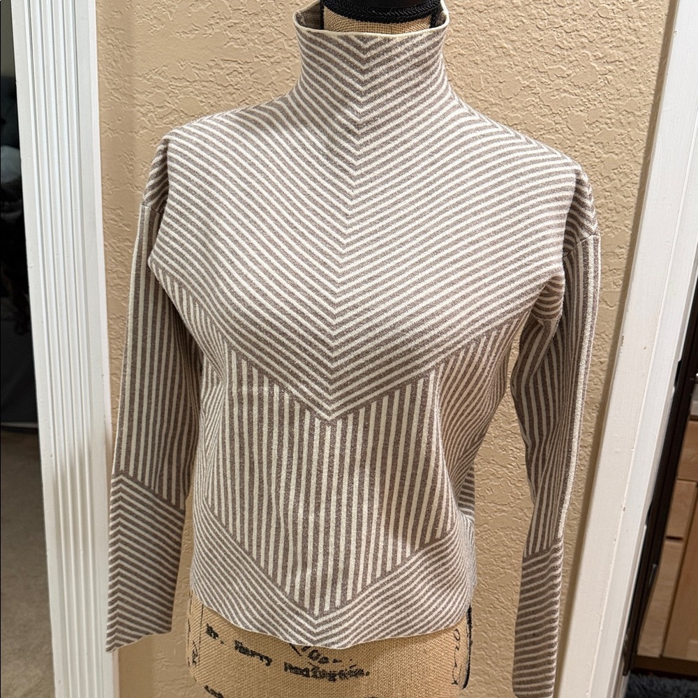 Cynthia Rowley Cynthia Rowley Geometric Mock-neck Sweater - Picture 3 of 6
